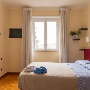  Apartment Panoramic Views, Location Italy